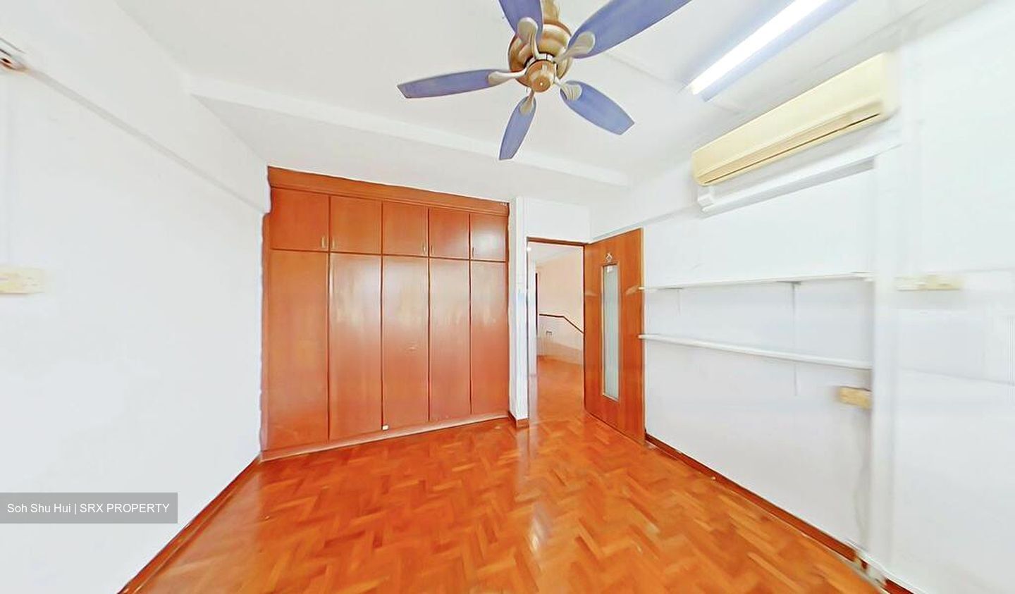 Blk 336 Jurong East Avenue 1 (Jurong East), HDB Executive #462980451